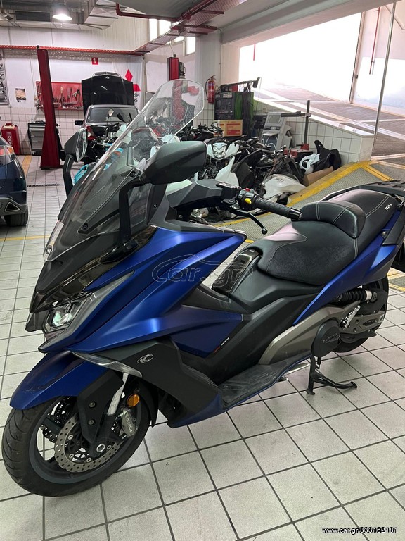 Car Gr Kymco AK 550 21