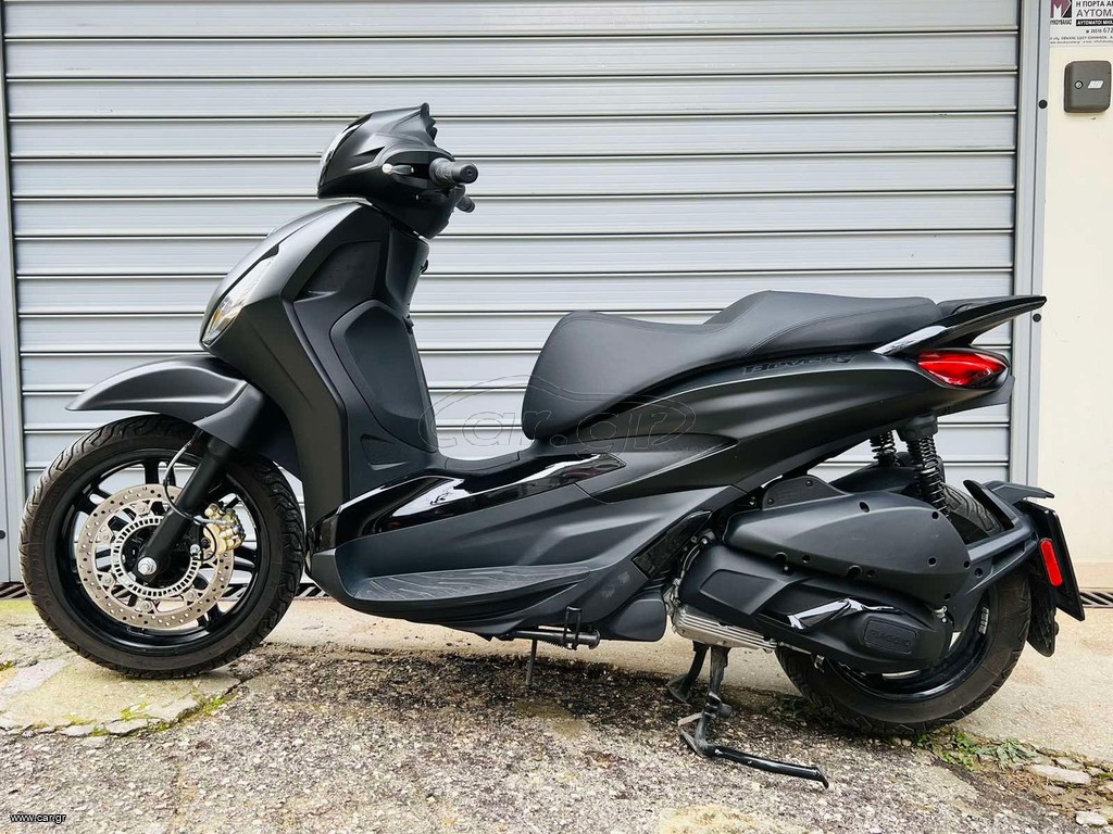 Car Gr Piaggio Beverly Deep Black