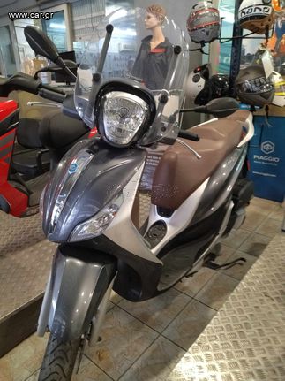 Car Gr Piaggio Medley 150 16