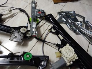 BMW E81- E82-Ε87- E88-Ε90-Ε60-Ε46 ΓΡΥΛΟΙ ΠΑΡΑΘΥΡΟΥ-thumb-1