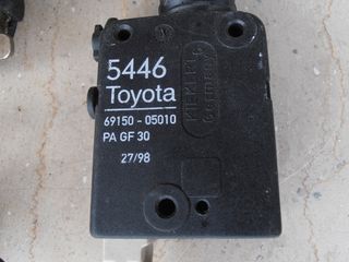 Κλειδαριά πορτπαγκάζ Toyota Avensis 97-03 4DR-thumb-1