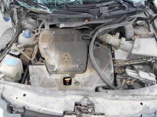 VOLKSWAGEN GOLF 2000 1600CC-thumb-5