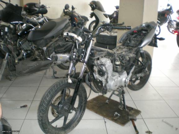 HONDA CBF 125  ΓΙΑ ΑΝΤΑΛΑΚΤΙΚΑ ΚΟΜΜΑΤΙ ΚΟΜΜΑΤΙ