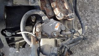 KIA CARNIVAL 1998 2006 5 DOORS CRDi 2,9L ENGINE J3-thumb-3