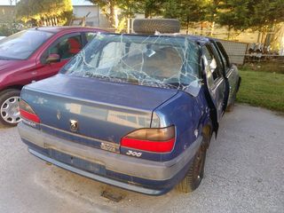 ΚΑΘΡΕΠΤΗΣ ΕΣΩΤΕΡΙΚΟΣ PEUGEOT 306 SDN 96-99