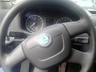 Skoda Octavia 2011-thumb-5