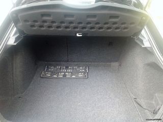 Skoda Octavia 2011-thumb-9