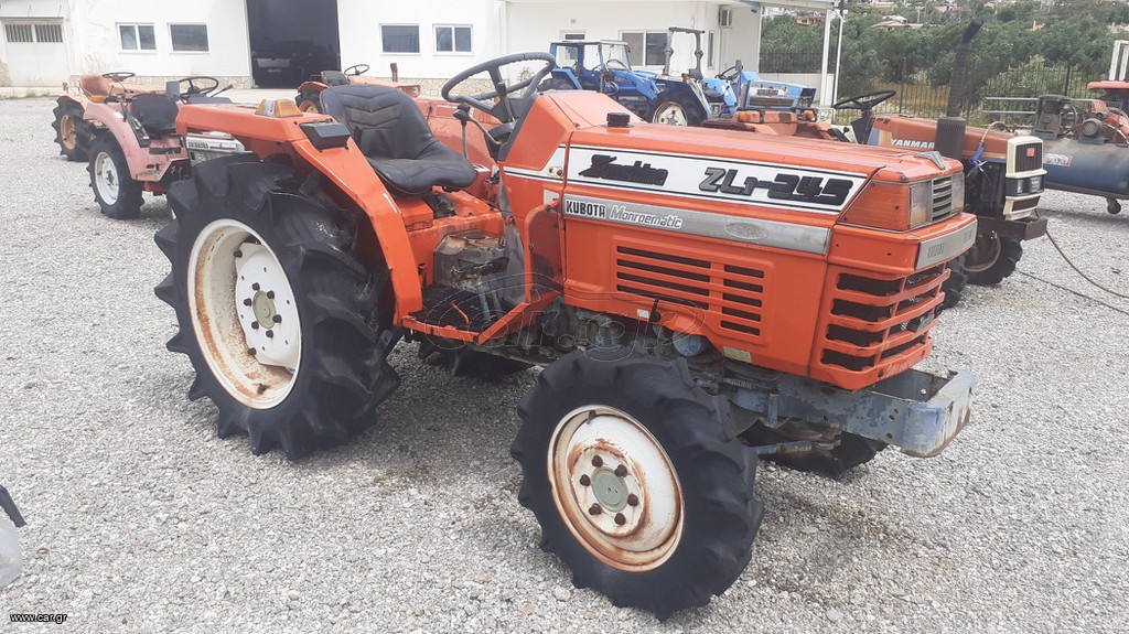 Τρακτέρ Kubota 2000 L1-245