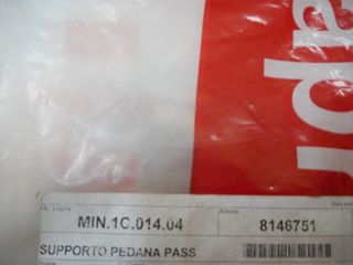 Aprilia Pegaso 650 Βάση στήριξης μαρσπιέ πίσω AP8146751-thumb-2