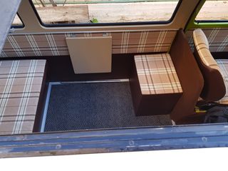 Volkswagen T2 1977-thumb-18