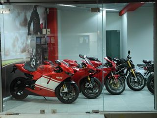 ΒΑΣΗ ΠΙΝΑΚΙΔΑΣ RIZOMA SIDE ARM TRIUMPH SPEED TRIPLE 1050 S-R 2016-2017-thumb-9
