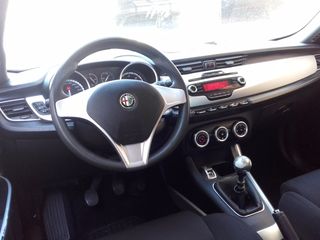 Alfa Romeo Giulietta 2013 DIESEL-thumb-7