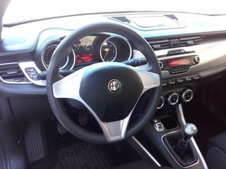 Alfa Romeo Giulietta 2013 DIESEL-thumb-10