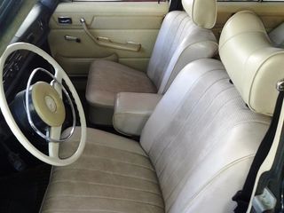 Mercedes-Benz 220 1969-thumb-3