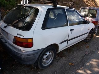 Toyota starlet 1300 16v-thumb-1