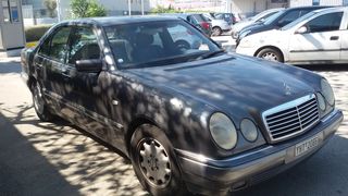 Mercedes-Benz E 200 2000-thumb-1