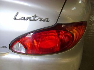 ΦΑΝΑΡΙ ΠΙΣΩ ΔΕΞΙ HYUNDAI LANTRA 1995-2001MOD 