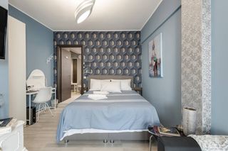 ΔΙΑΜΟΝΗ ΣΤΟ ΚΕΝΤΡΟ ΤΗΣ ΘΕΣΣΑΛΟΝΙΚΗΣ ΜΕ ΤΗ ΜΕΡΑ ΣΕ ΣΟΥΙΤΑ 4 ΑΤΟΜΩΝ