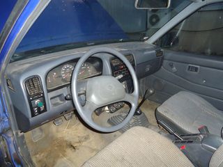 Nissan King Cab 1998 D21 4X4 DIESEL TURBO-thumb-2