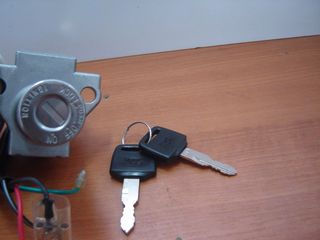 XLR  250            HONDA                -thumb-1