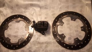 PIAGGIO group 200cc,250cc,300cc δαγκανα εμπρος και δυσκοπλακες