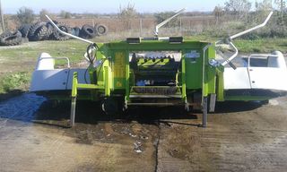Θεριστές Claas 2010 RU 450 XTRA-thumb-2