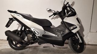 Gilera Nexus 300 2015 Aprilia Sr Max 300-thumb-2