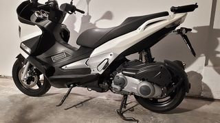 Gilera Nexus 300 2015 Aprilia Sr Max 300-thumb-3