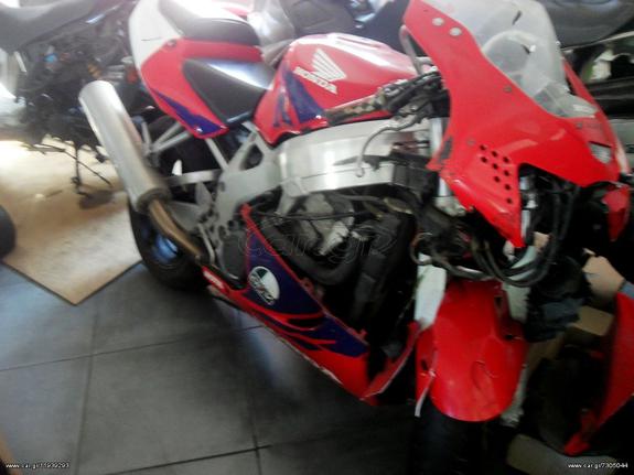 Honda CBR 900RR (918cc)