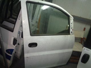 Πόρτα Εμπρός Δεξιά για HYUNDAI H-1 STAREX (1998 - 2001) Van , (2001 - 2007) Mini Van , Van (NLJWVH7WP) | Kiparissis - The King Of Parts