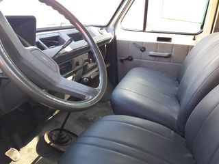 Καρότσα Ford 1986 Transit ΓΙΑ ΑΝΤΑΛΛΑΚΤΙΚΑ-thumb-1