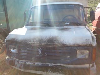 Καρότσα Ford 1986 Transit ΓΙΑ ΑΝΤΑΛΛΑΚΤΙΚΑ-thumb-3