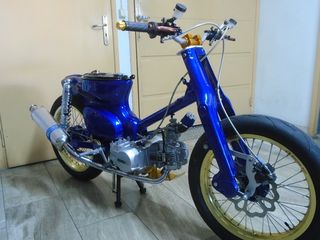 Honda Super Cub 2000 cafe racer-thumb-1