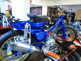 Honda Super Cub 2000 cafe racer-thumb-16