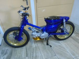 Honda Super Cub 2000 cafe racer-thumb-3