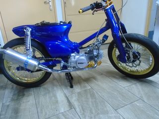 Honda Super Cub 2000 cafe racer-thumb-7