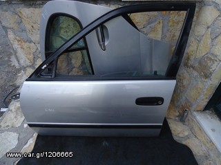 Πόρτα εμπρός αριστερή Toyota Corolla 97-02 