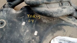 Ρεζερβουάρ TOYOTA Yaris-thumb-1
