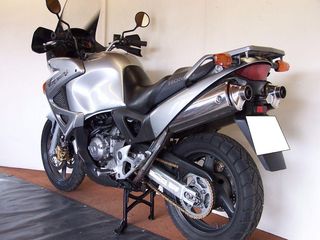 HONDA VARADERO XL1000V 2005' ΜΕ 31836km ΓΙΑ ΑΝΤΑΛΛΑΚΤΙΚΑ-thumb-1