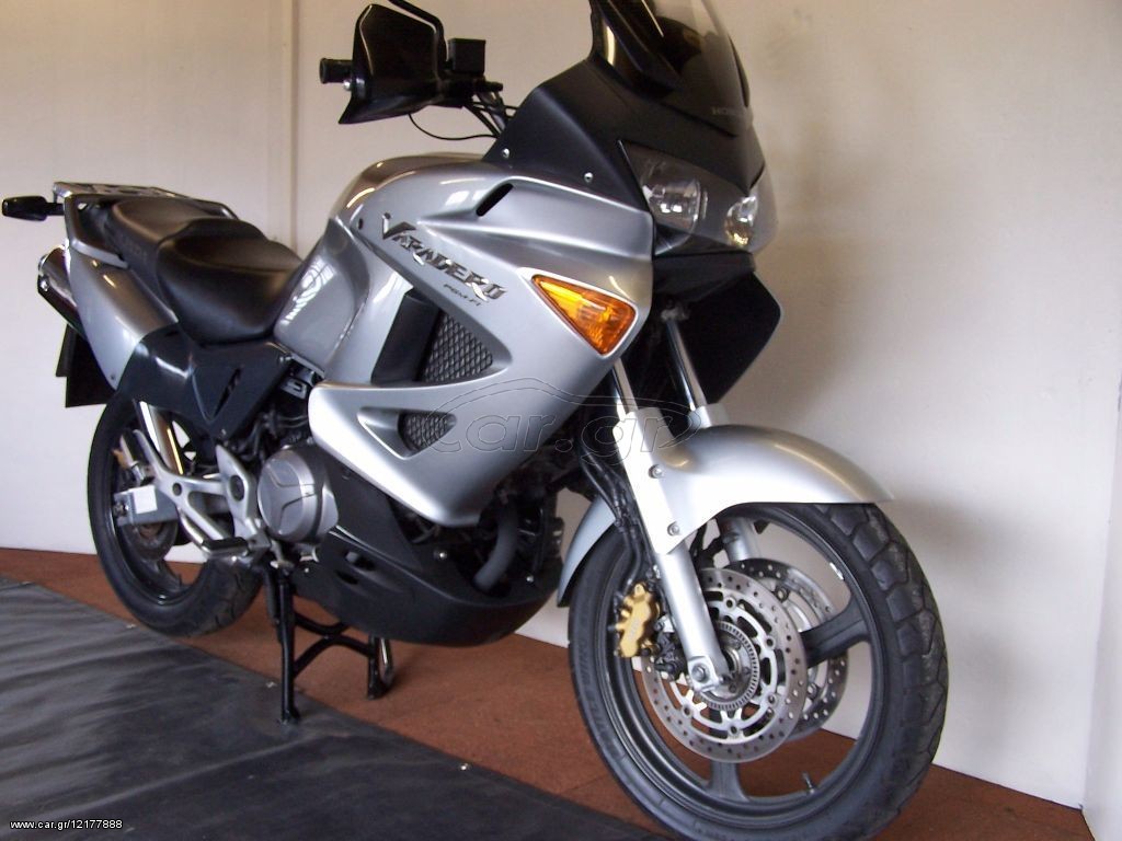 HONDA VARADERO XL1000V 2005' ΜΕ 31836km ΓΙΑ ΑΝΤΑΛΛΑΚΤΙΚΑ