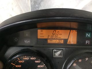 HONDA VARADERO XL1000V 2005' ΜΕ 31836km ΓΙΑ ΑΝΤΑΛΛΑΚΤΙΚΑ-thumb-5
