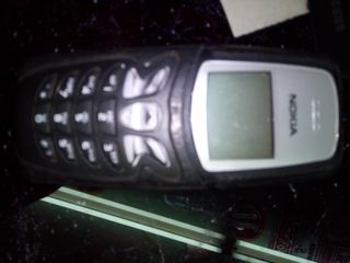 Nokia  5210....