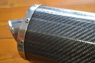 SHARK ΤΕΛΙΚΟ ΕΞΑΤΜΙΣΗΣ ΣΤΡΟΓΓΥΛΟ CARBON ΚΛΕΙΣΤΟ-thumb-1