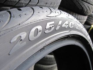 4TMX 205/40/17 PIRELLI P ZERO NERO-thumb-3