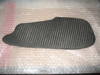 ΤΑΠΕΤΟ PIAGGIO GILERA RUNNER 50-125-200 ΟΔΗΓΟΥ ΔΕΞΙΟ
