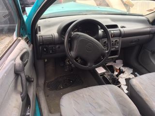 Opel Corsa '96-thumb-2
