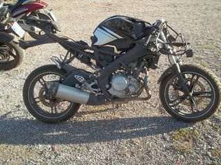 YAMAHA YZF-R125-thumb-4