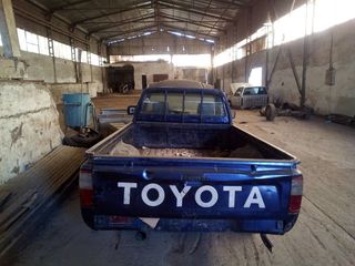 TOYOTA HILUX 2003 D4D-thumb-1