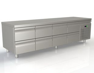 Ψυγείο πάγκος συντήρηση  χαμηλό με 8 συρτάρια  διαστάσεις 235 x 70 x 68 cm  