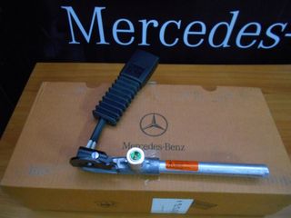 Mercedes Καινούργιο Κλείστρο Ζώνης Πισω Αριστερό - CLK C209 - A209 - A2098600169